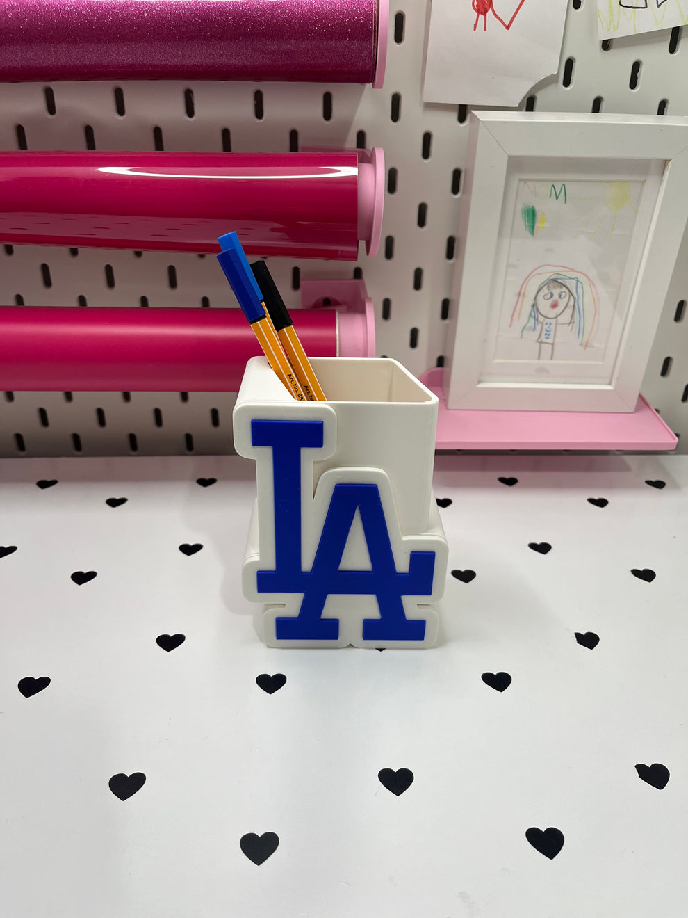 LA pen holder
